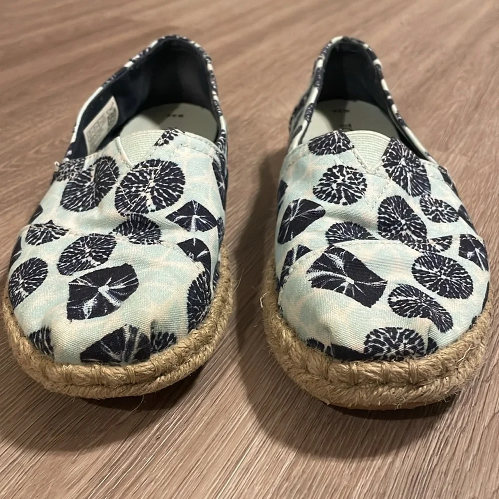 Tom’s Women ALPARGATA ROPE ESPADRILLE Flats Size 6.5 Blue Bohemian Granola Girl